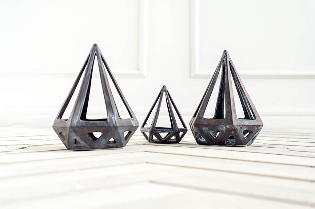 Hood I 7L x 7W Gray Geometric Triangle