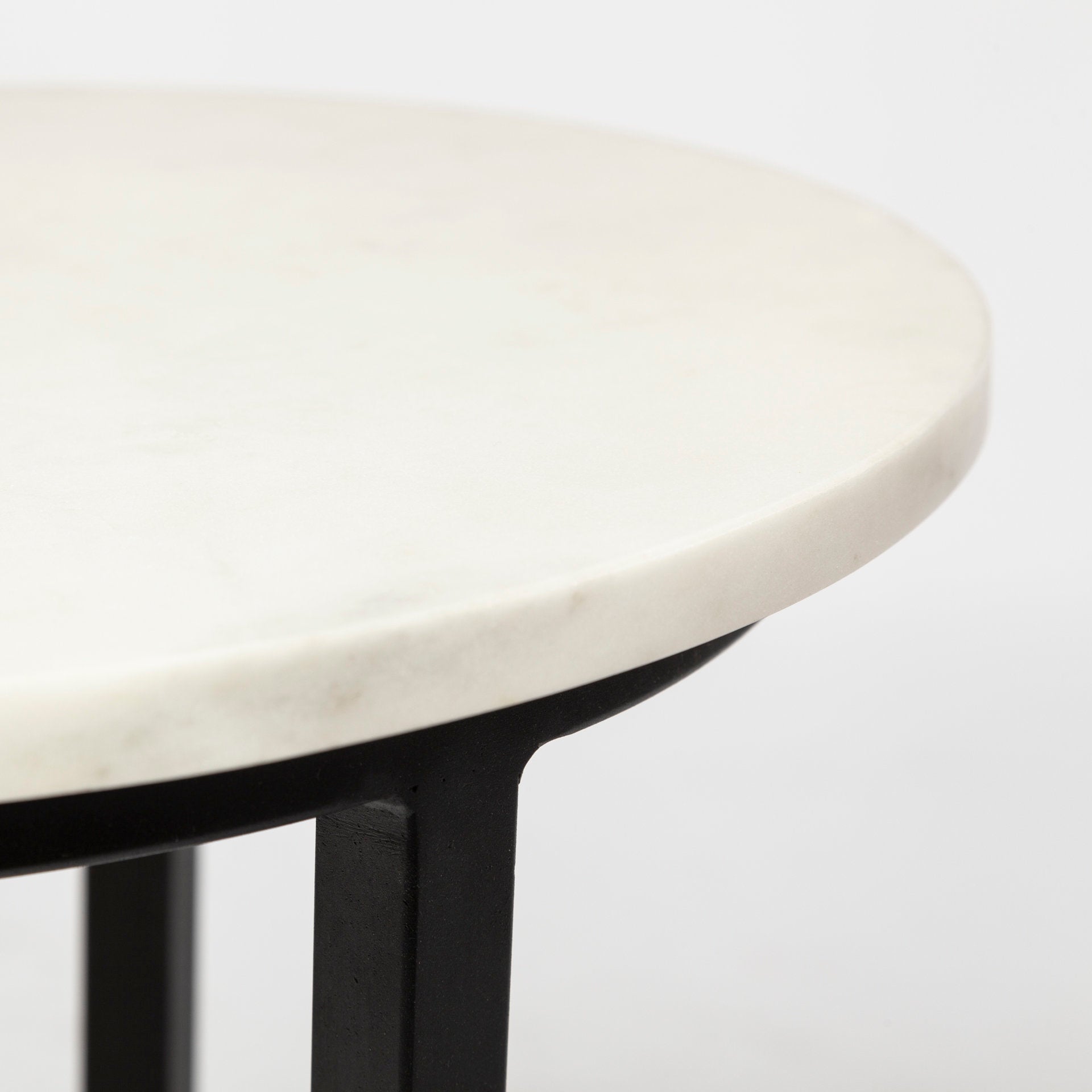 Bombola Accent Table White Marble | Black Metal | 15W - accent-tables