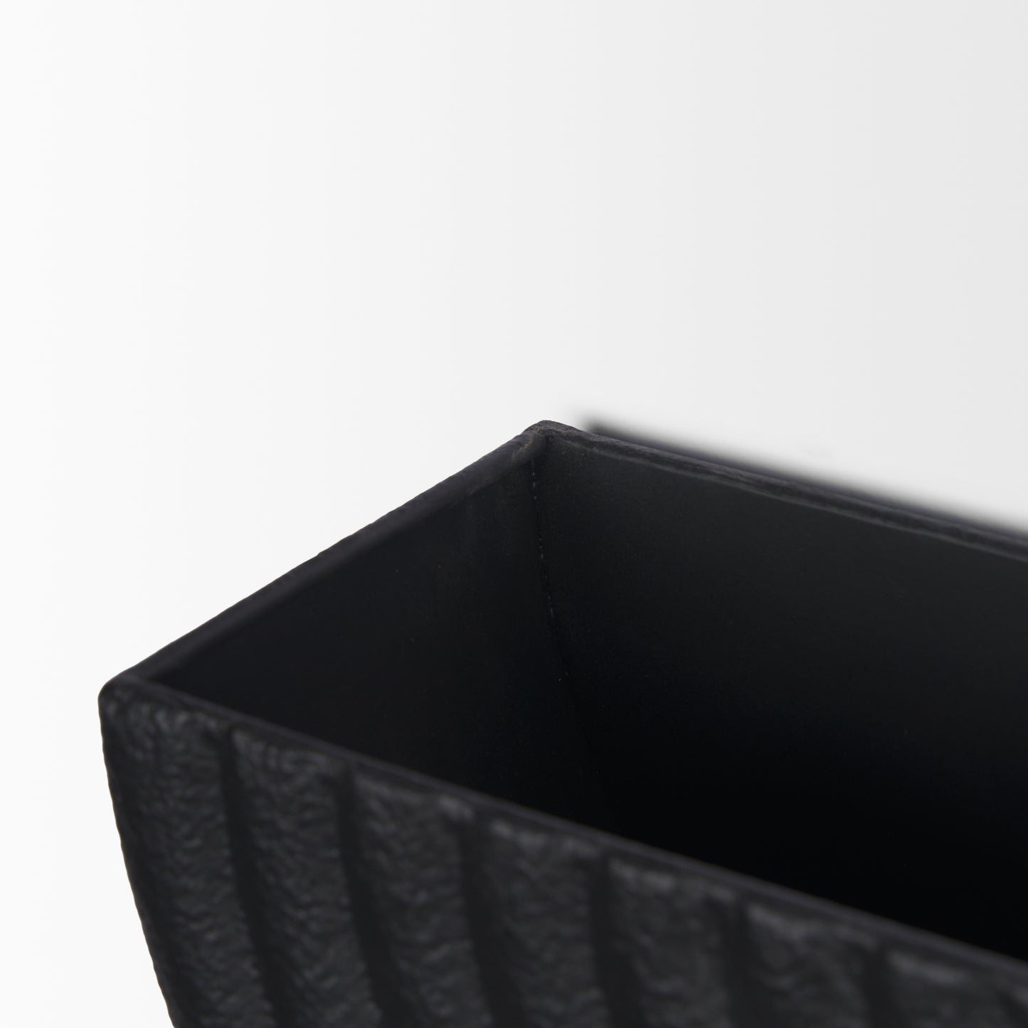 Shilo Matte Black Metal Hanging Wall Planter (Set of 2)