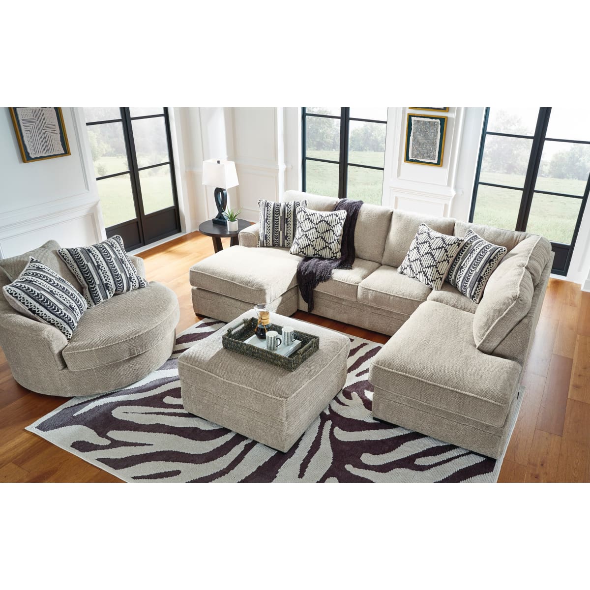 Calnita 2-Piece Sectional with Chaise - Sectional