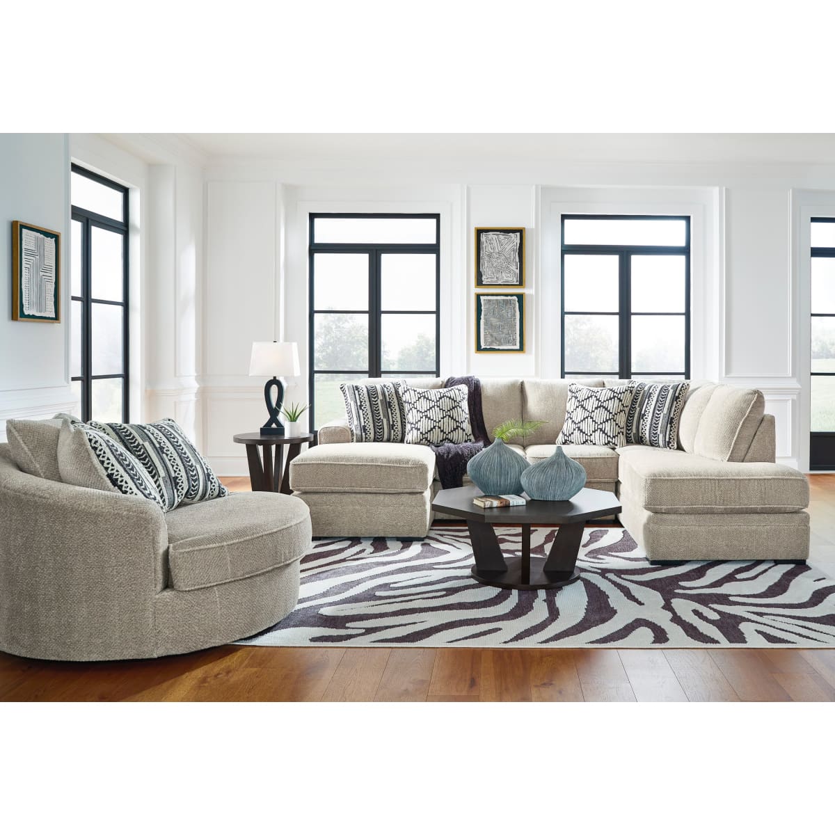 Calnita 2-Piece Sectional with Chaise - Sectional