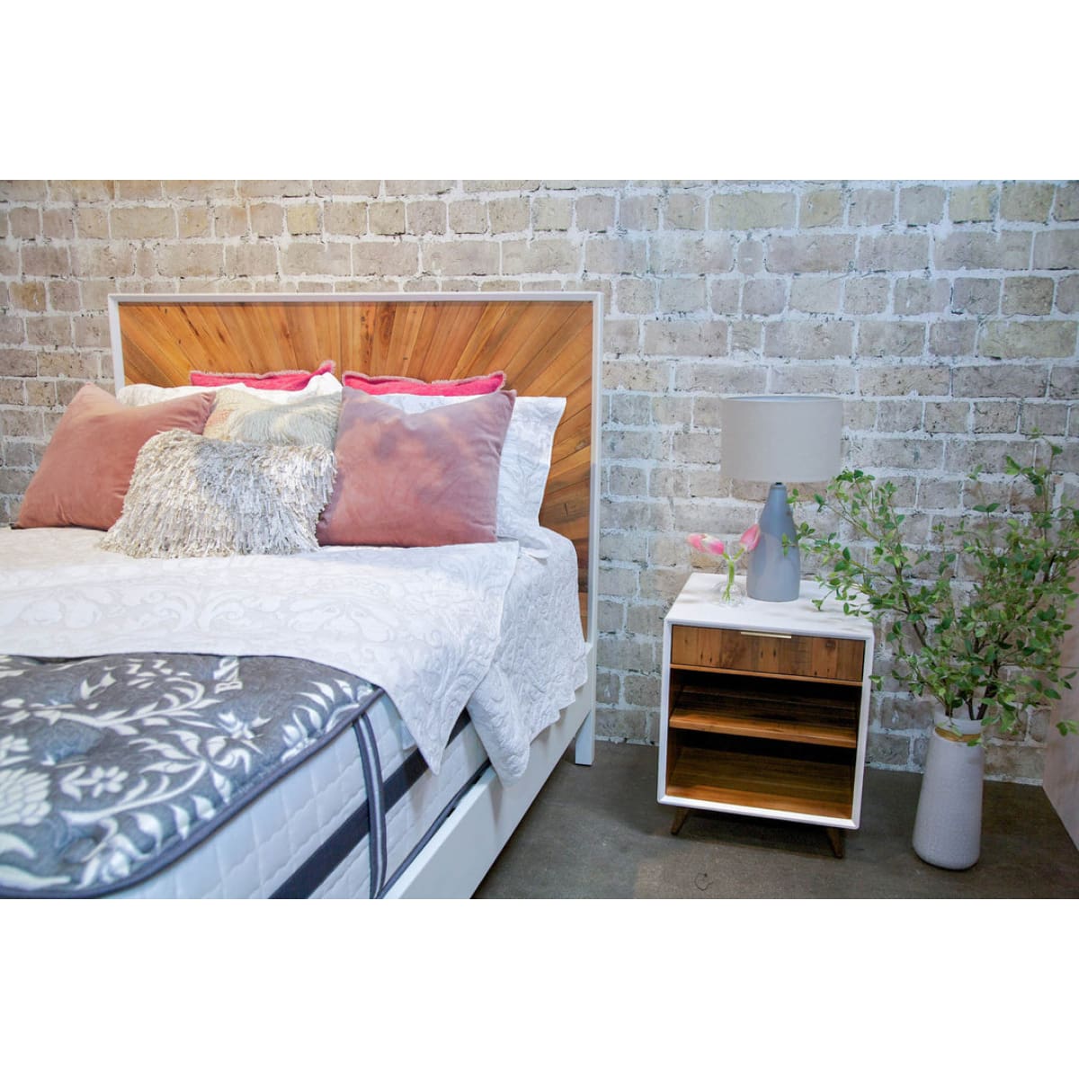 Casablanca King Bed - lh-import-beds