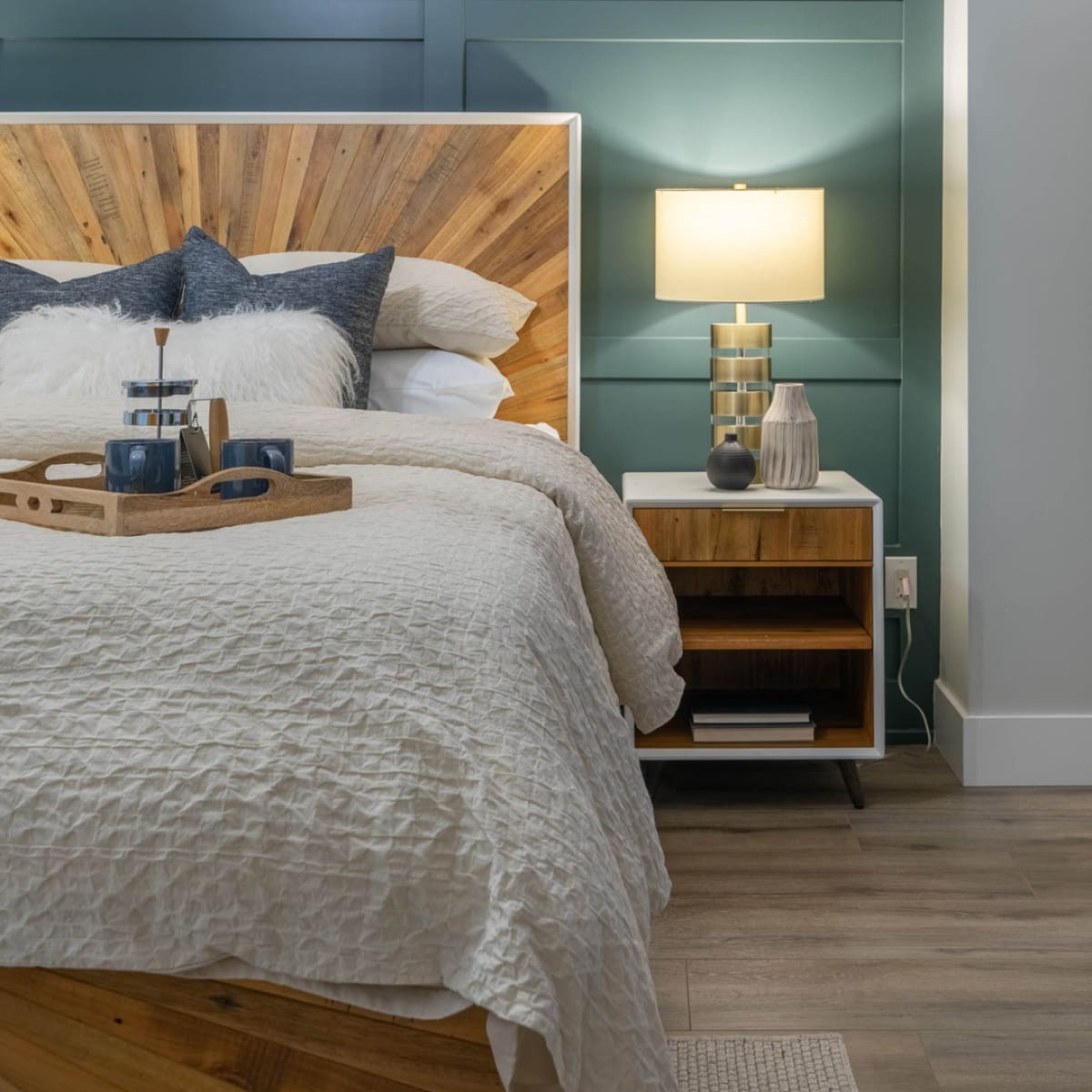 Casablanca Nightstand - lh-import-nightstands