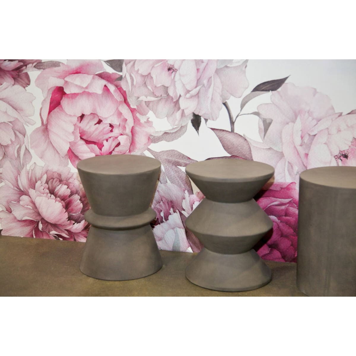 Concrete Hourglass Side Table - Dark Grey - lh-import-side-tables