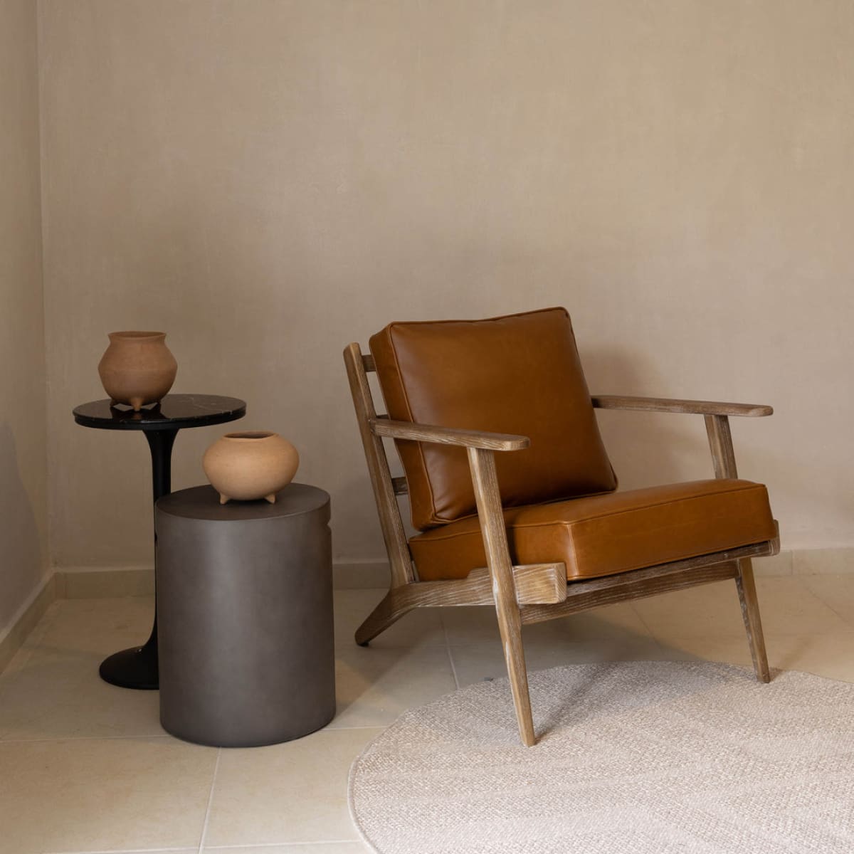 Concrete Round Side Table With Handle - Dark Grey - lh-import-side-tables