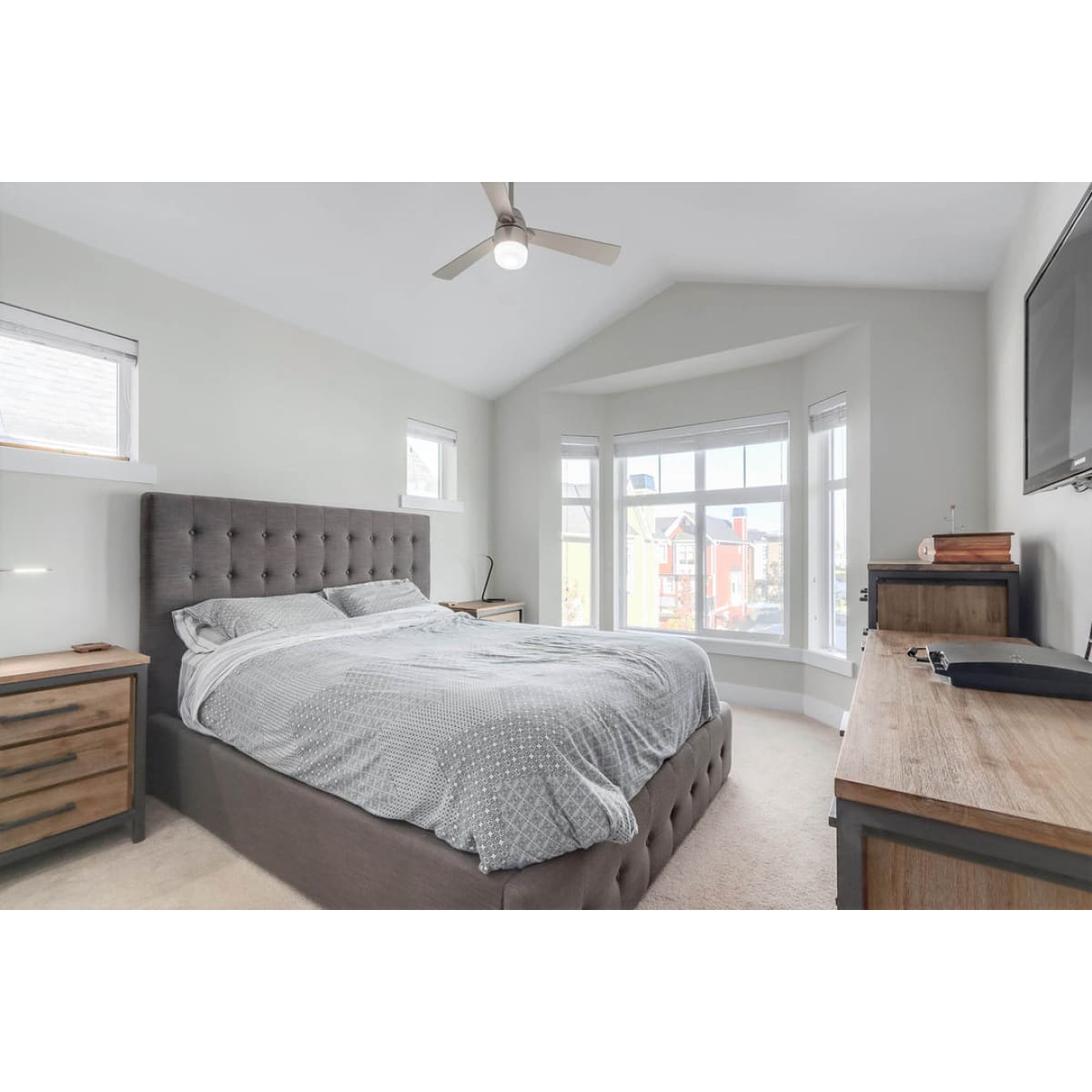 Irondale 7 Drawer Dresser - lh-import-dressers
