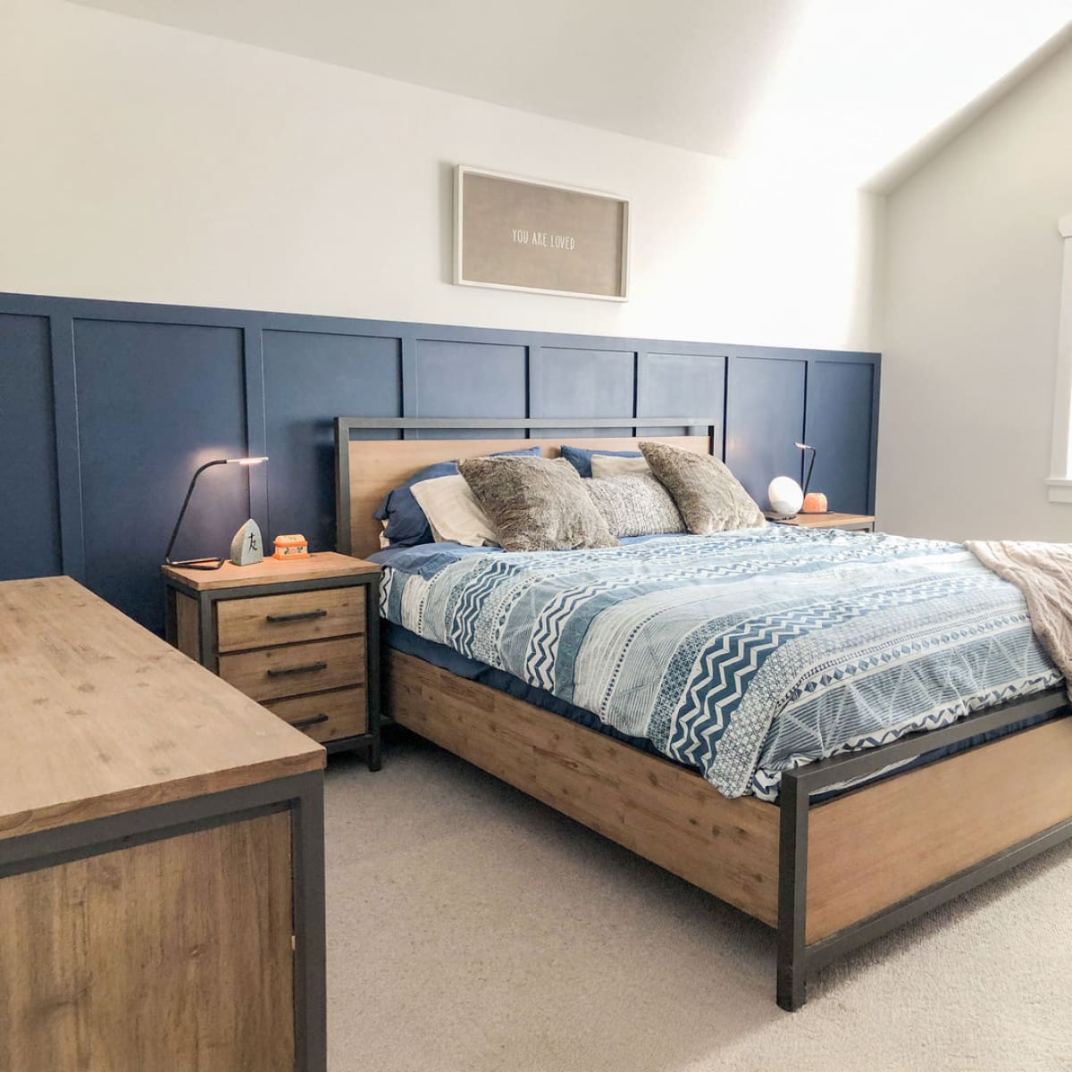 Irondale King Bed - lh-import-beds