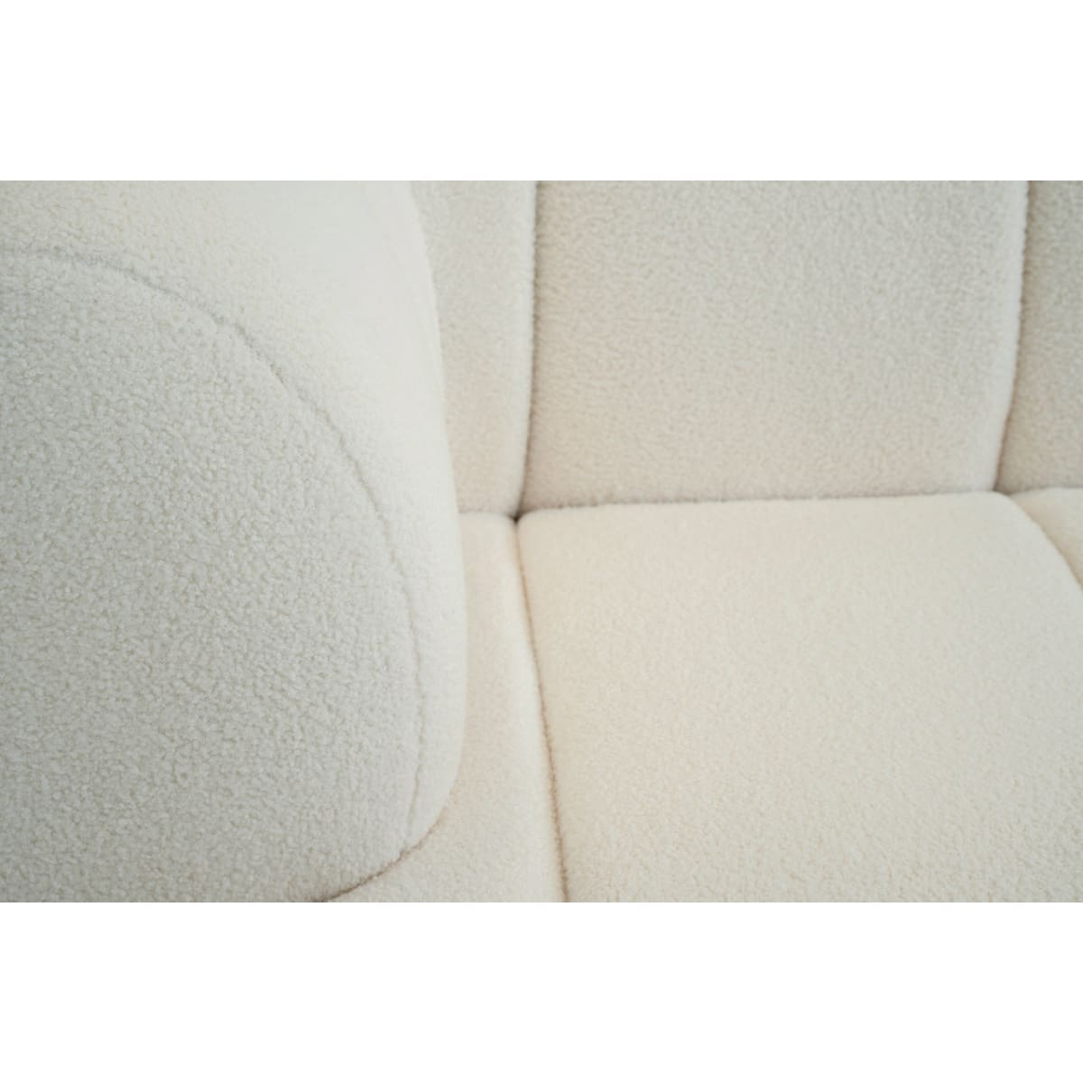 Janet Loveseat - Loveseat