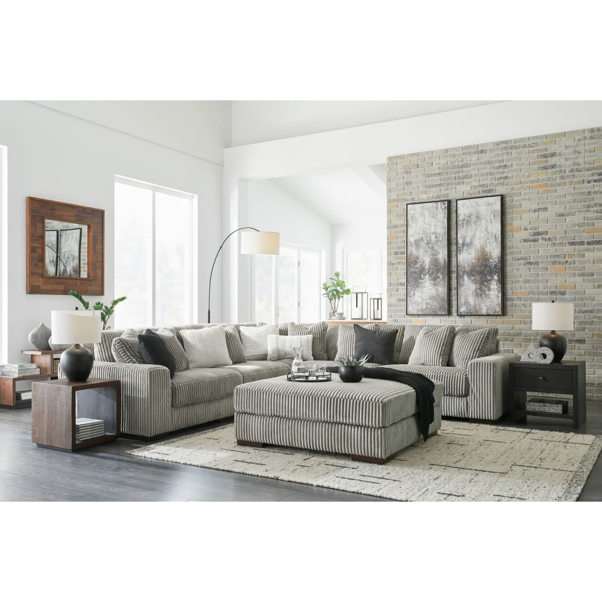 Lindyn Fog 5-Piece Sectional - Sectional