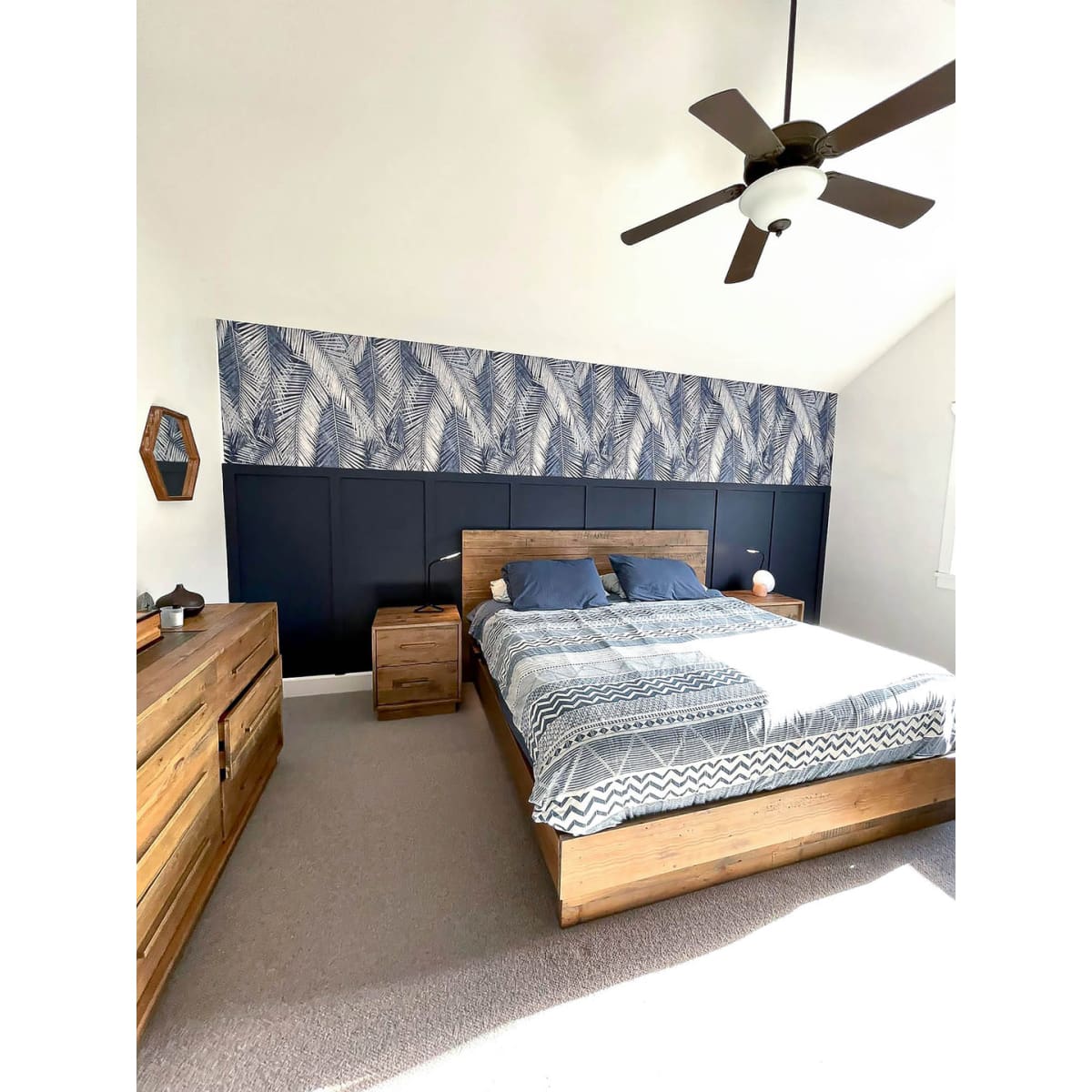 Nevada Queen Bed - Dark Driftwood - lh-import-beds