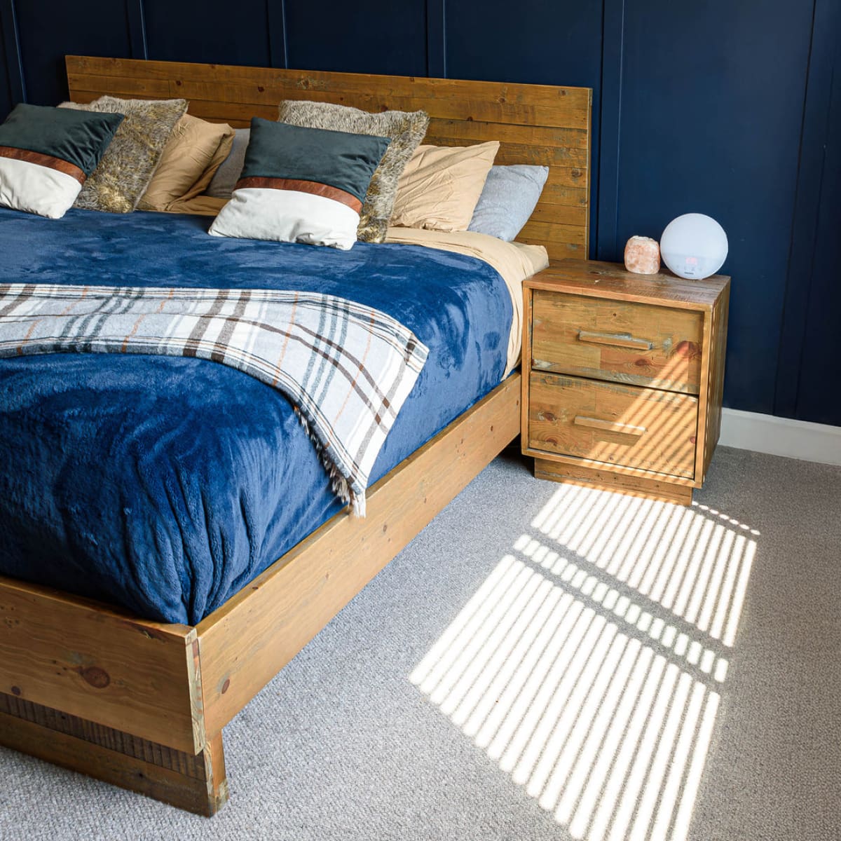 Nevada Queen Bed - Dark Driftwood - lh-import-beds