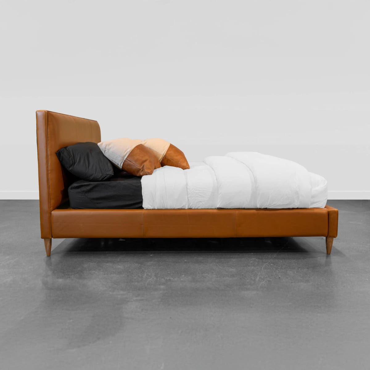 Pisa King Bed - lh-import-beds