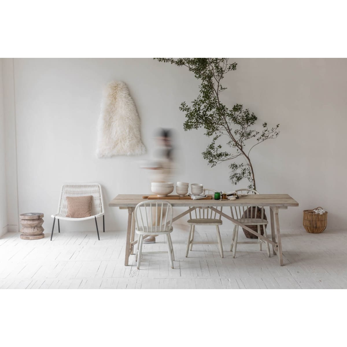 Renaissance Dining Table - Antique White - lh-import-dining-tables