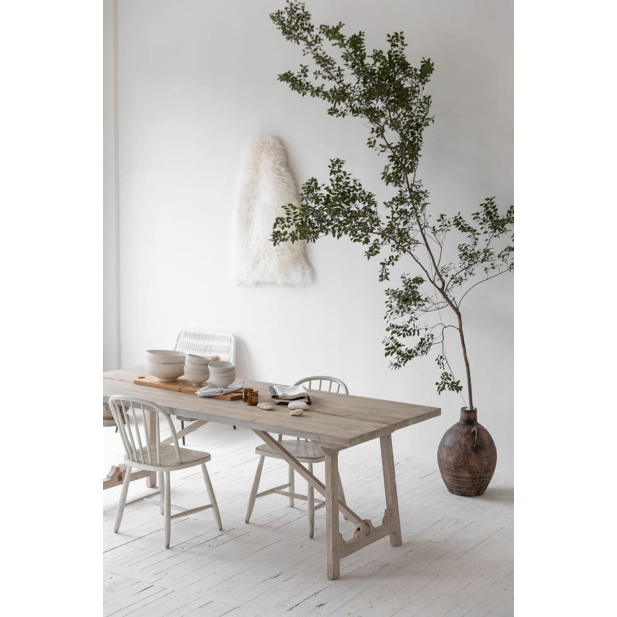 Renaissance Dining Table - Antique White - lh-import-dining-tables