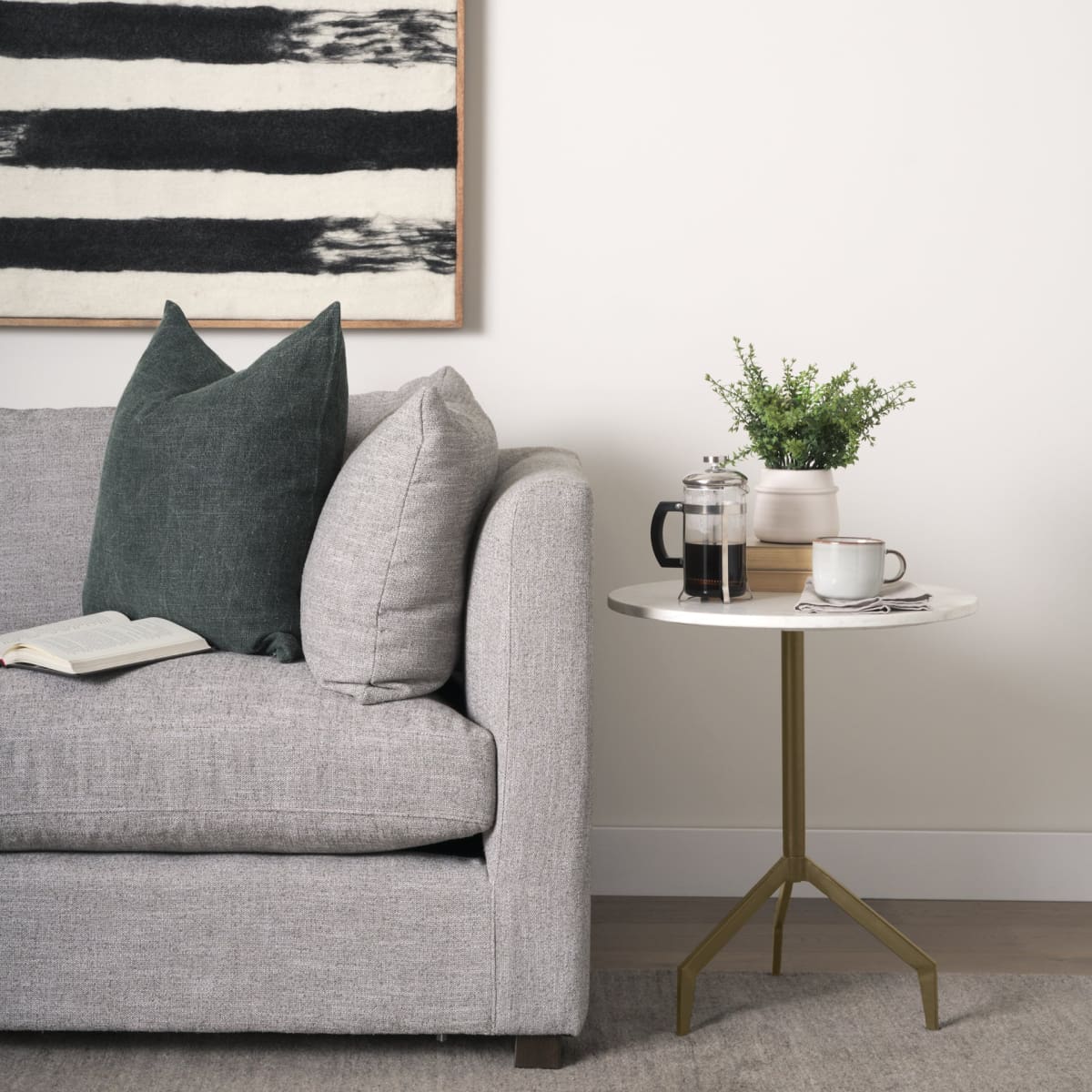 Serre Accent Table White Marble | Gold Metal - end-and-side-tables