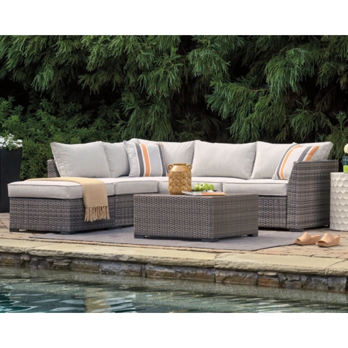Cherry Point 4-piece Outdoor Sectional Set - 90 W x 85.5 D x 31.5 H - Outdoor Sofa