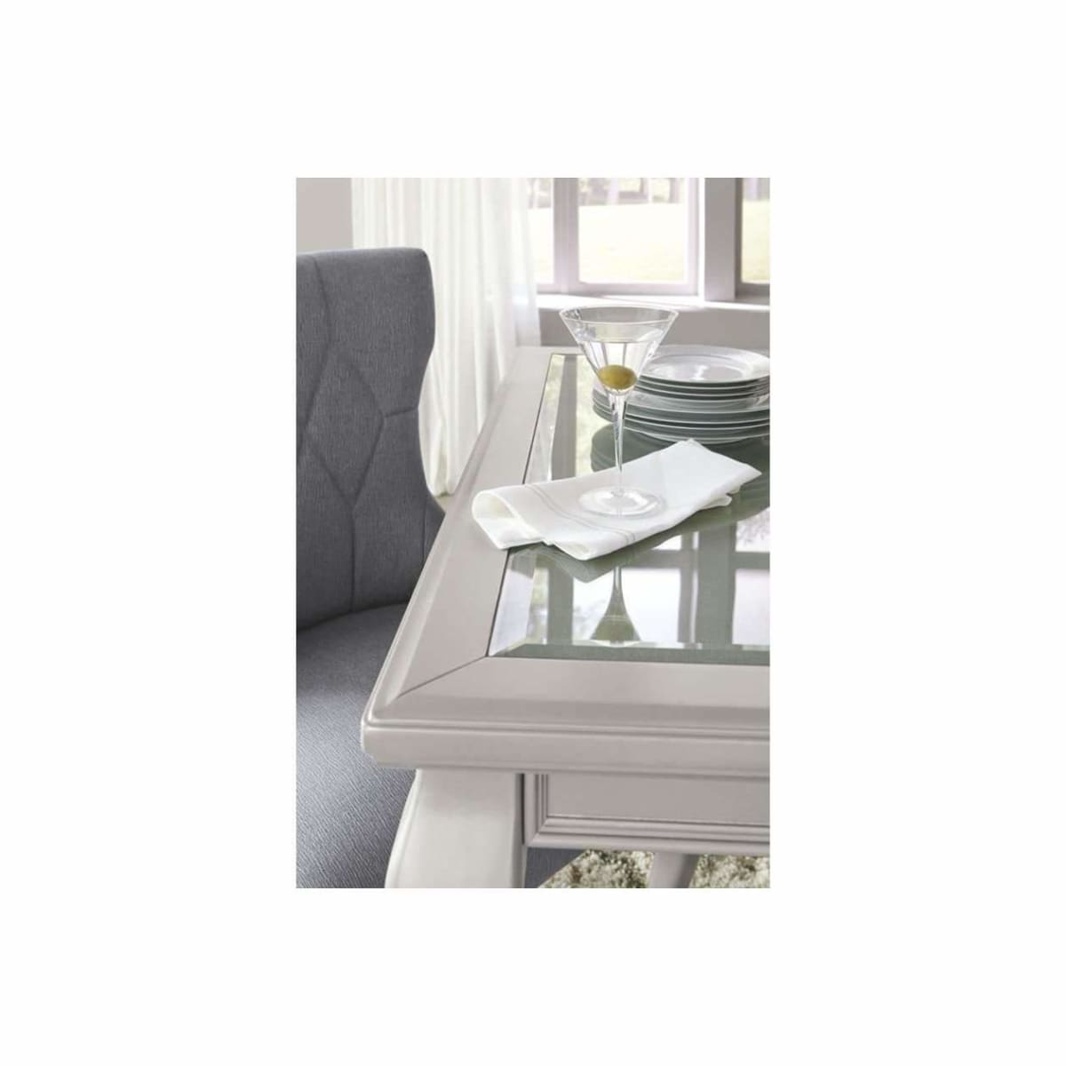 Coralayne Dining Room Table With 6 Chairs - DININGCOUNTERHEIGHT