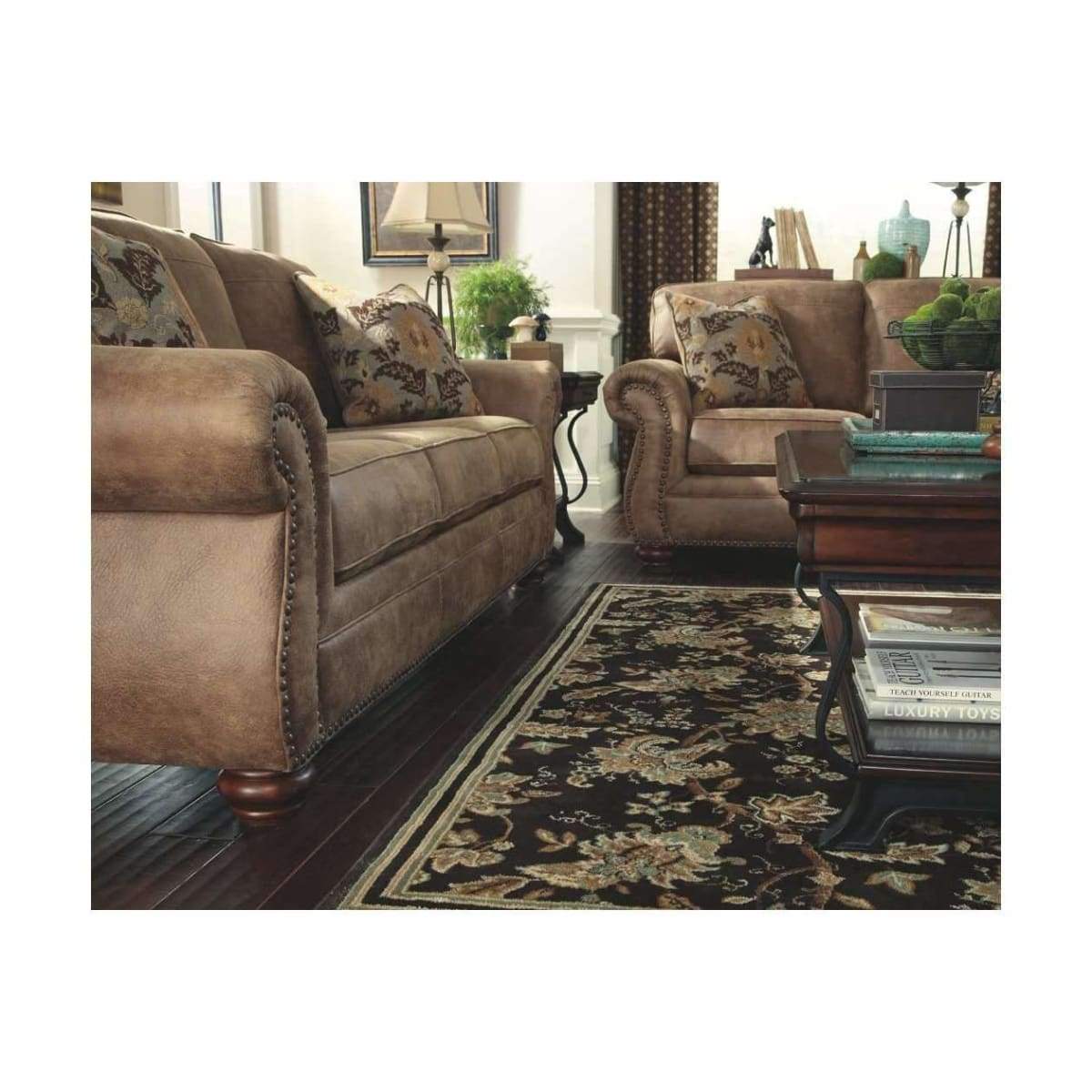 Larkinhurst Sofa - Sofa