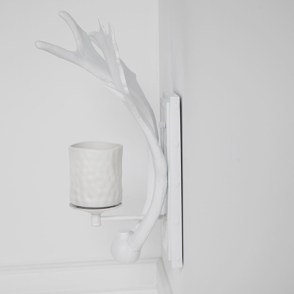 Rockland 8x19.5 White Resin Antlers Wall Sconce