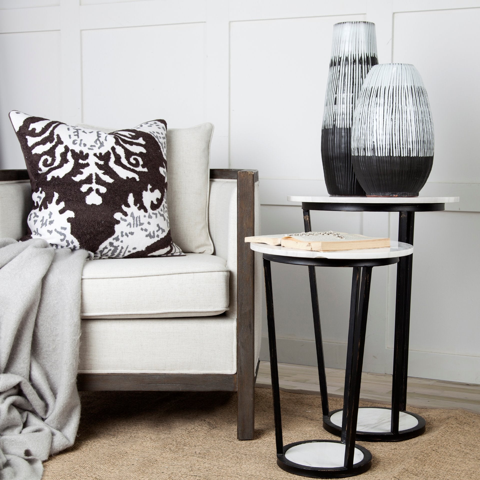Bombola Accent Table White Marble | Black Metal | 18W - accent-tables