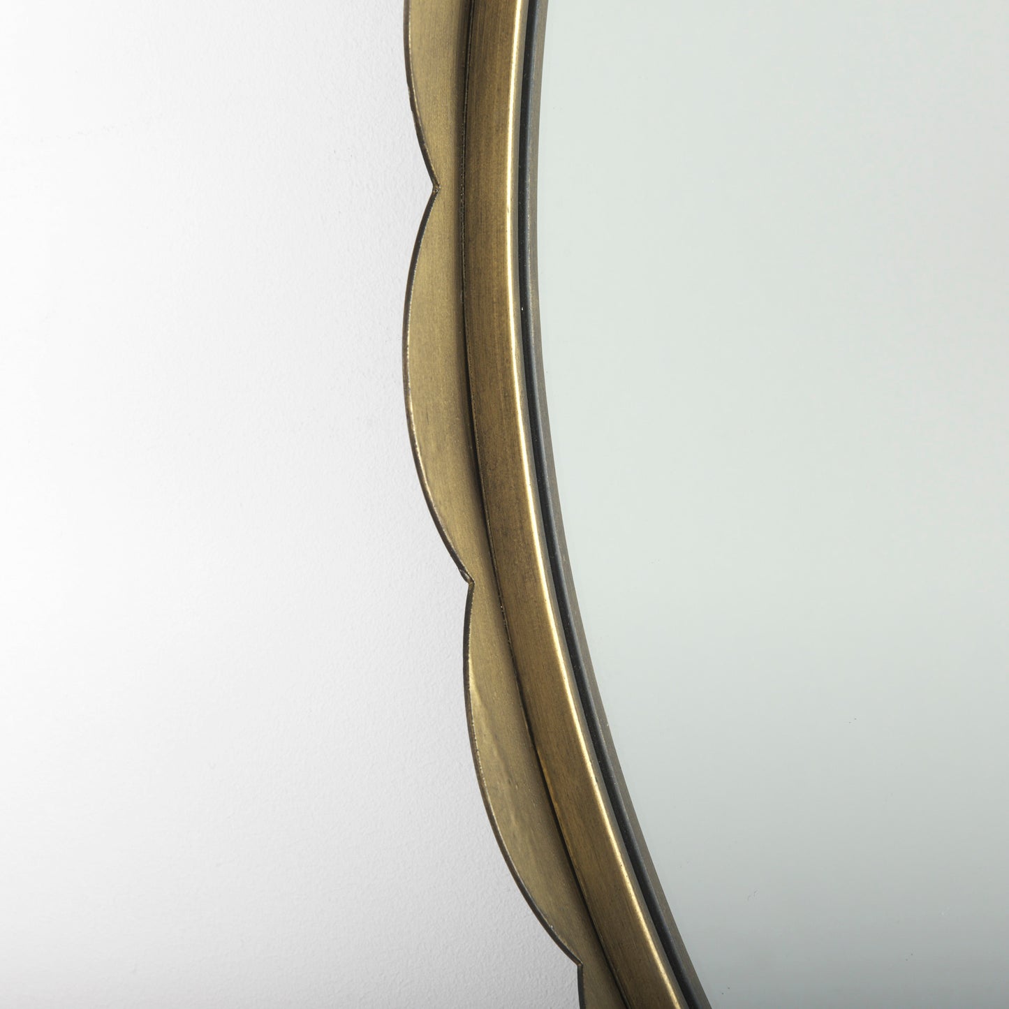 Adelaide 29.7" Gold Metal Scallop Edge Round Mirror