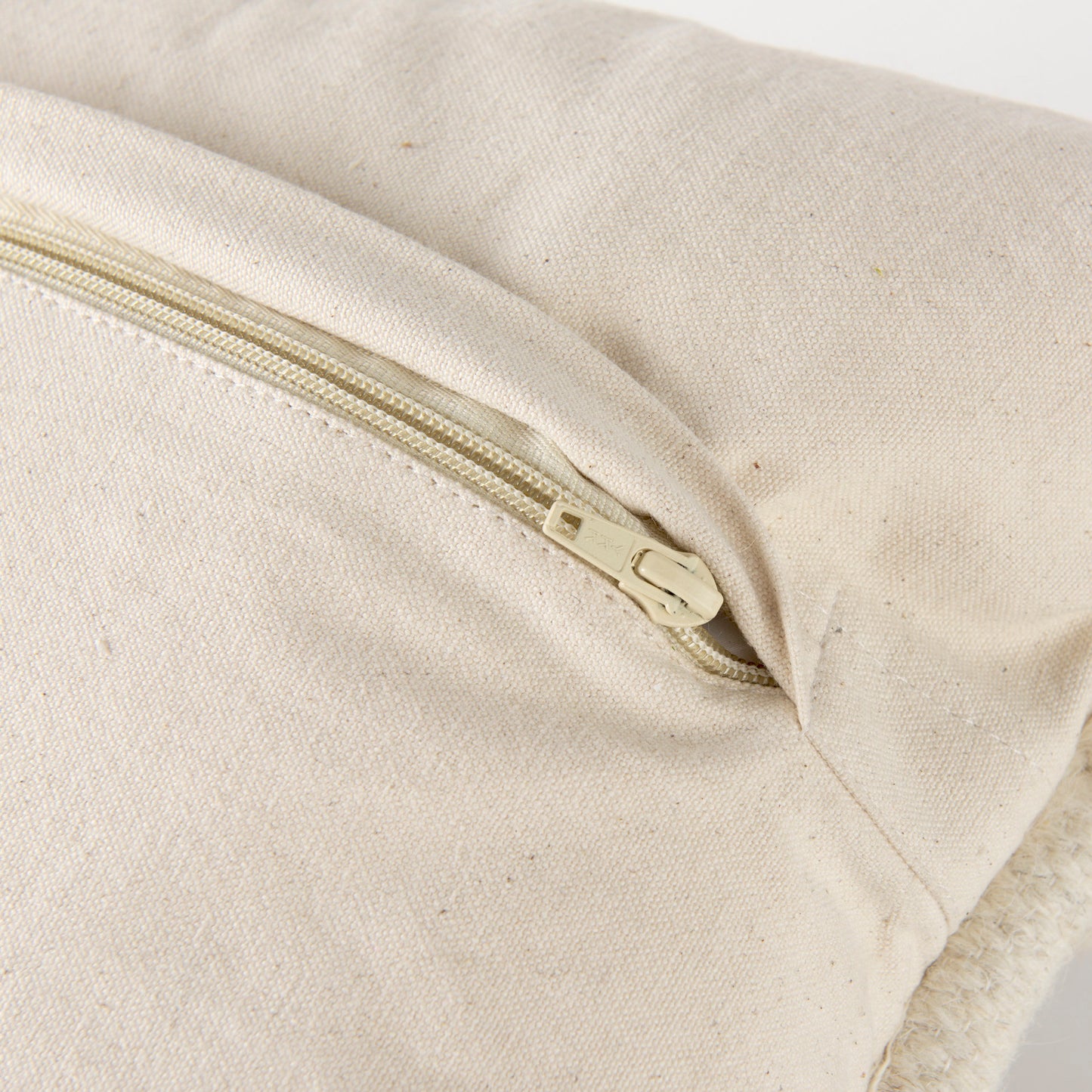Beardell 18x18 Cream And Black Details With Tassels Pillow Cover