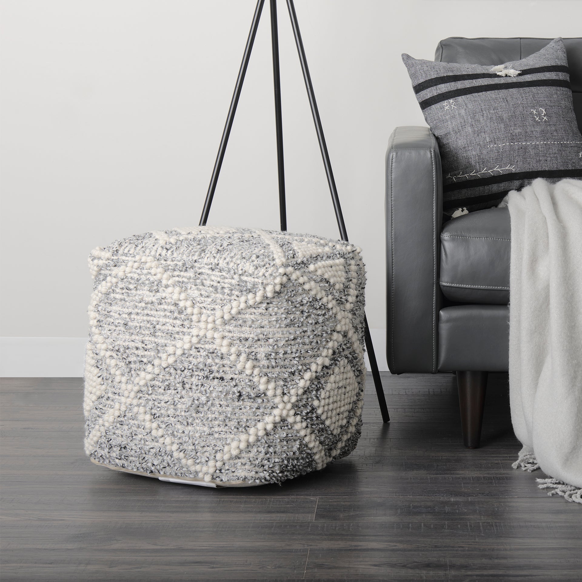 Ekiya Pouf Black/White | Yarn/Wool - poufs