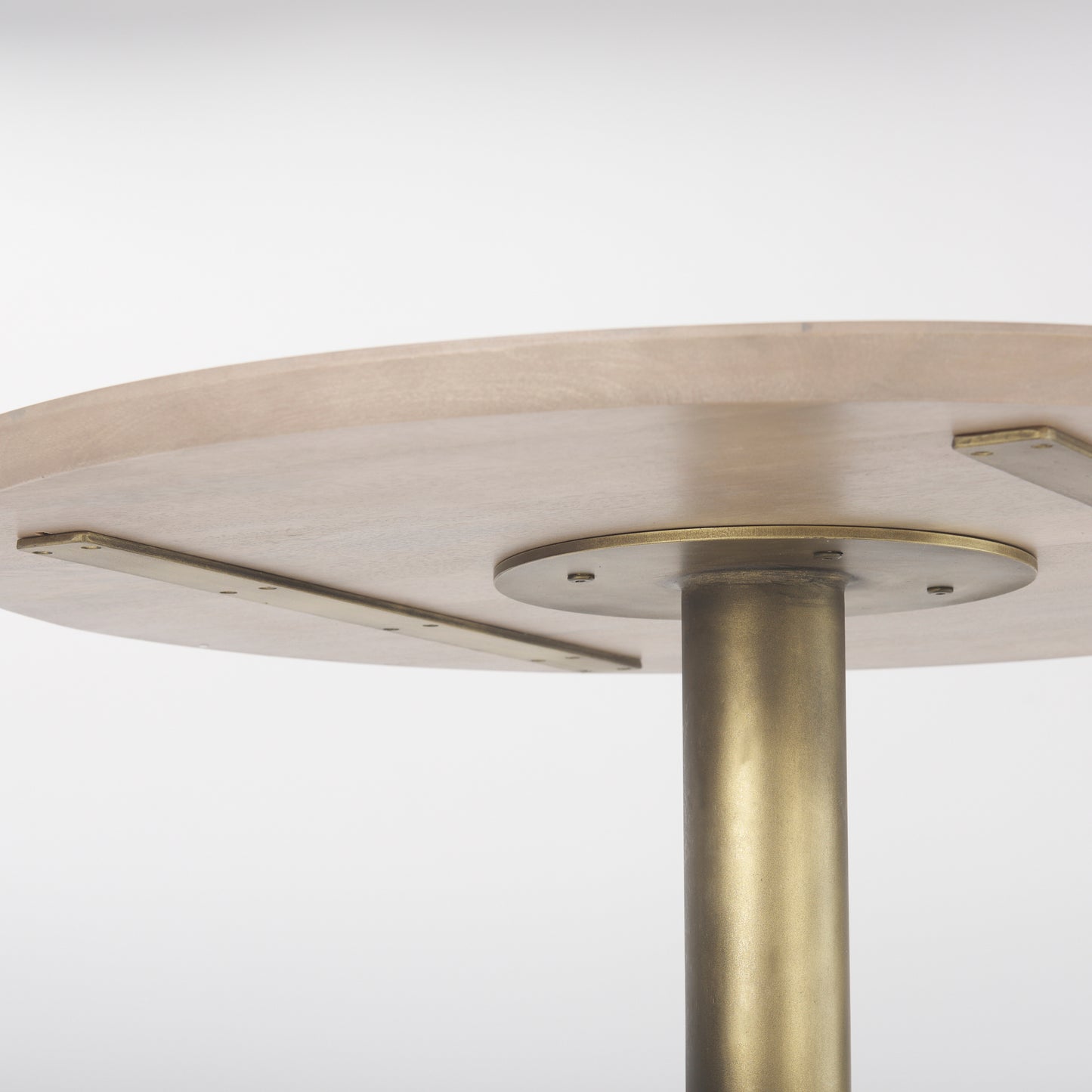 Maxwell 32" Round Light Wood Tabletop & Base w/ Gold Metal Accent Pedestal Bistro Table