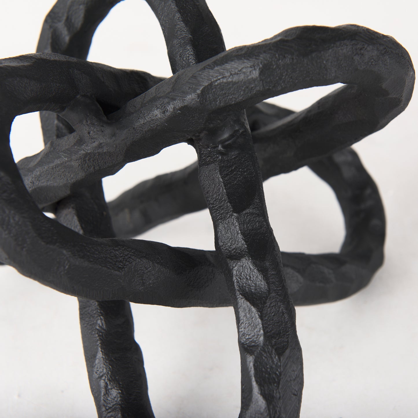 Wilhelm I (Small) 7L x 7W Black Metal Link Decor Object
