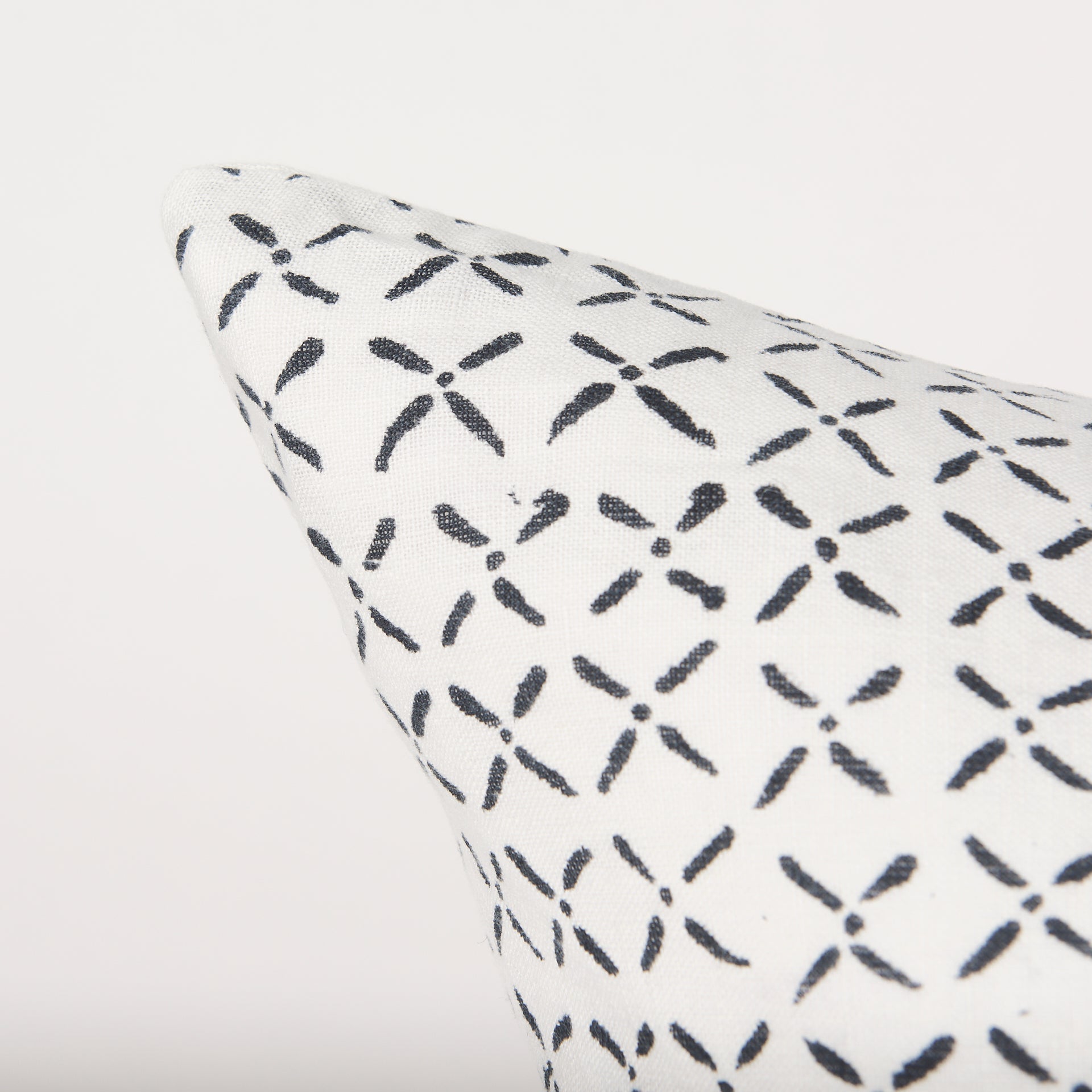Jayden 22x22 Cream w/ Black Print Linen Square Pillow Cover