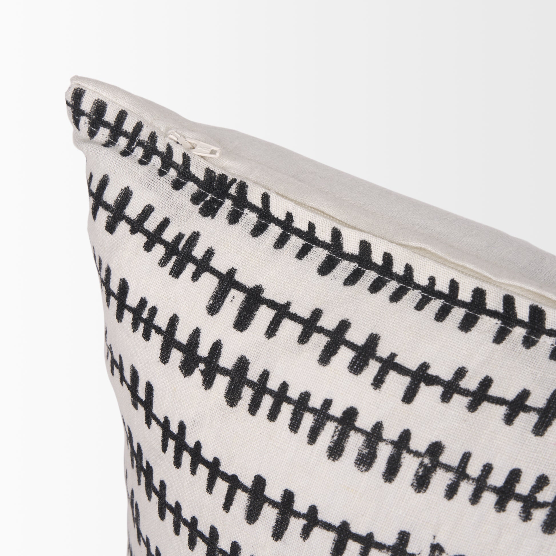 Jenna 14x26 Cream/Black Print Linen Lumbar Decorative Pillow Cover