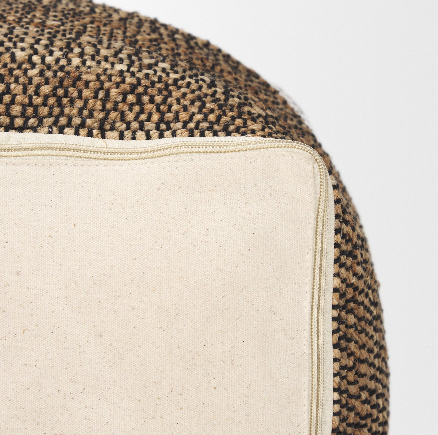 Samiya Jute w/ White Cotton Pouf