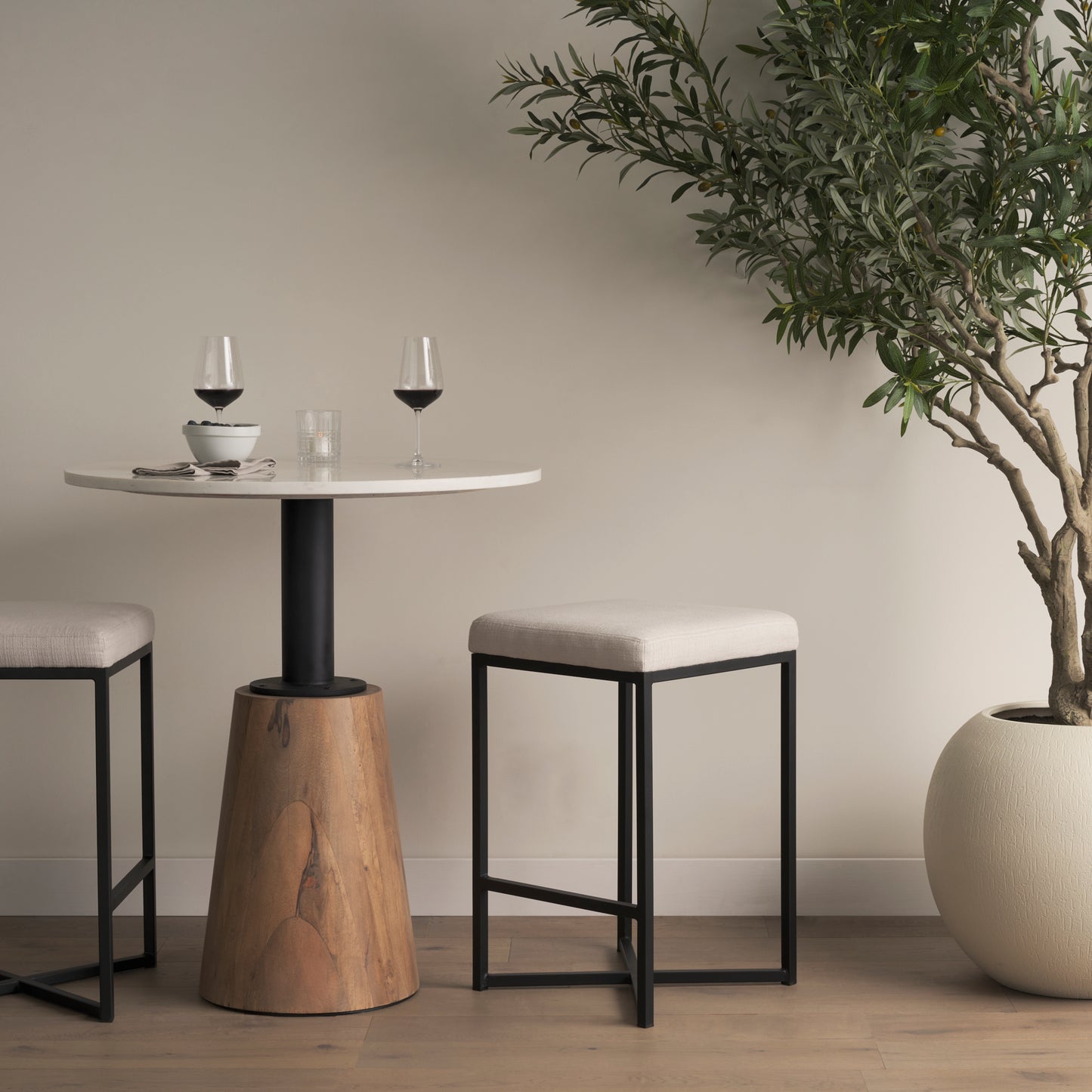 Frodo Upholstered Seat Bar Counter Stool White Fabric | Black Metal | Counter - bar-stools