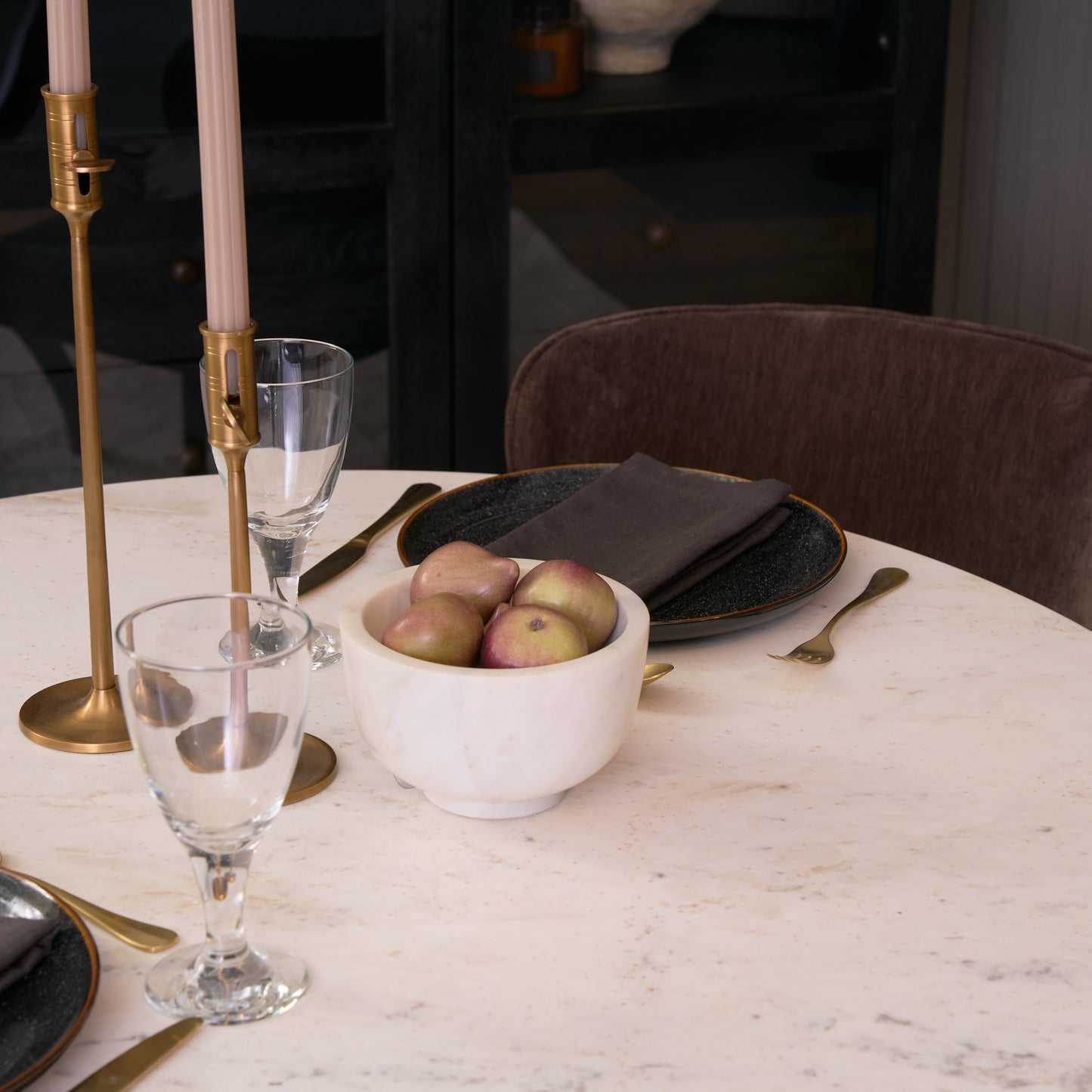 Veneto 40" Round White Marble Top with Black Metal Base Dining Table