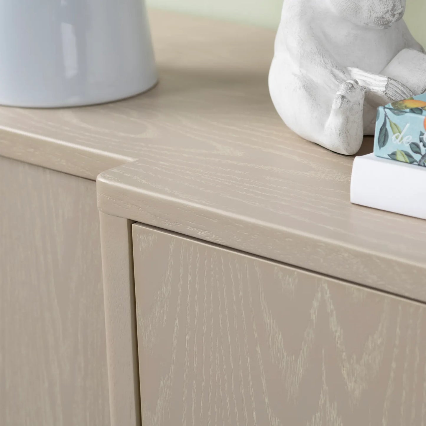Lexington four-door Sideboard