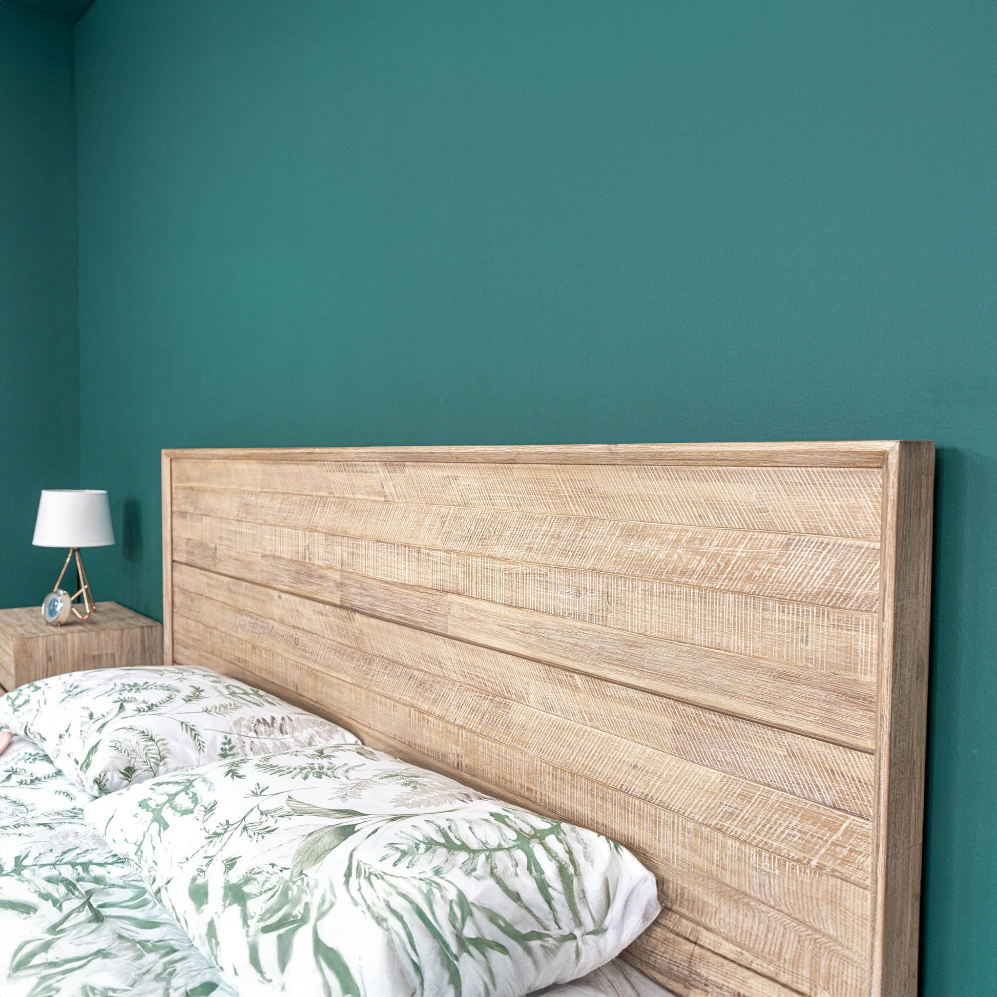 Gia King Bed - Light Driftwood