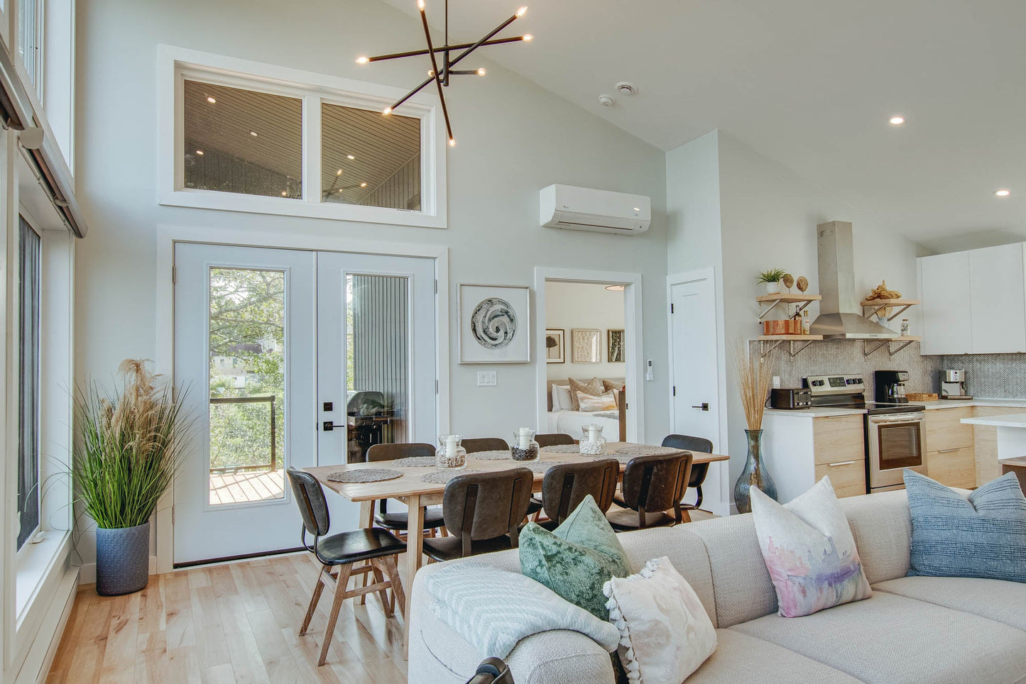 Gia Extension Dining Table 71/102" - Light Driftwood