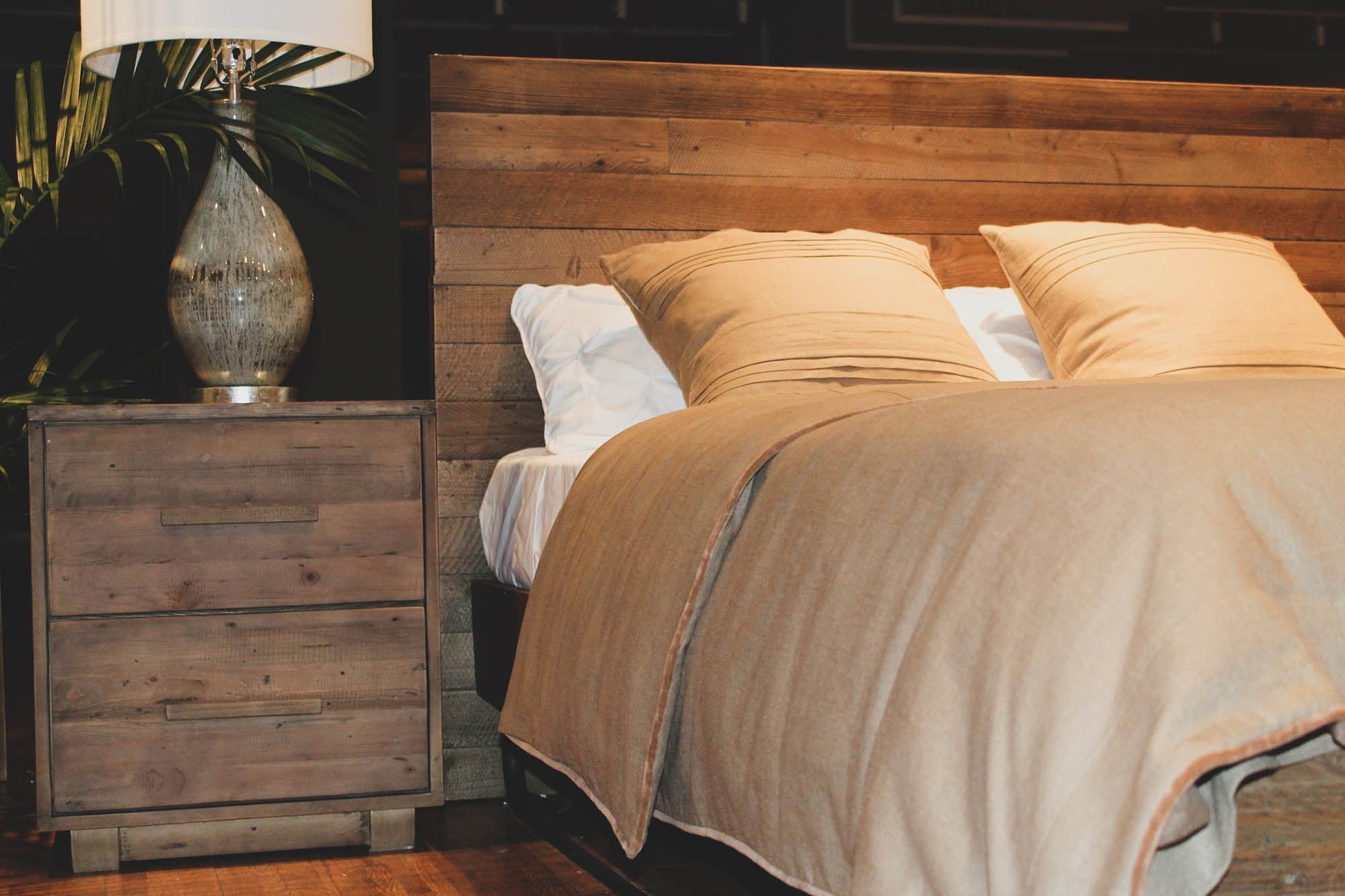 Nevada Queen Bed - Dark Driftwood