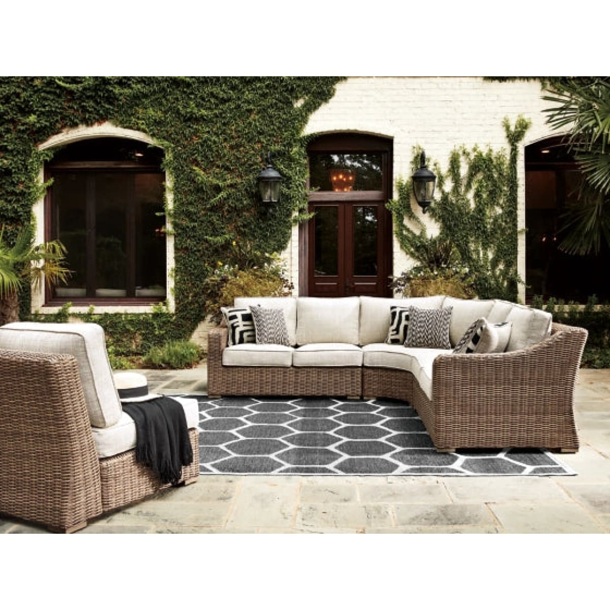 Beachcroft Sectional - Outdoor Sofa
