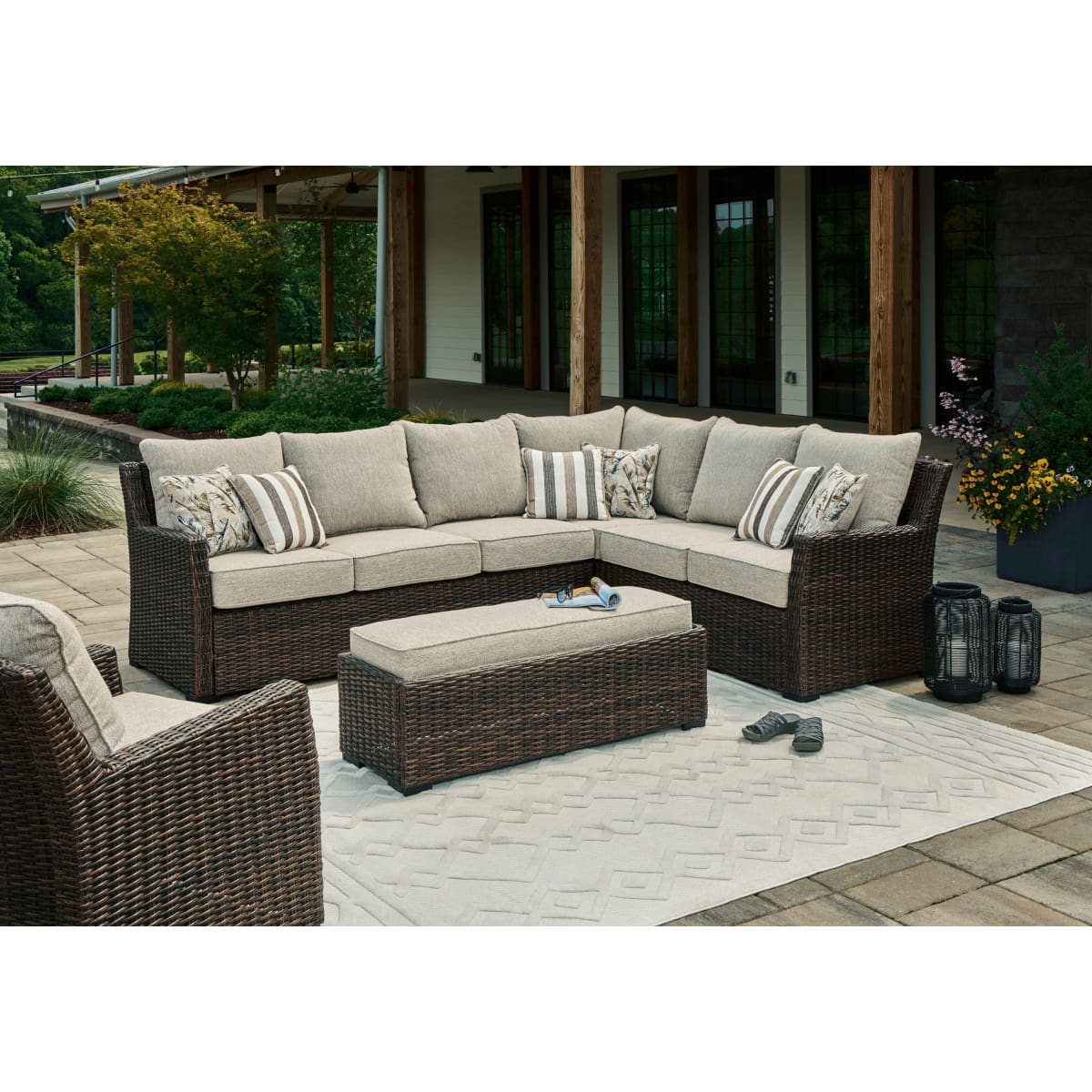 Brook Ranch Sofa SEC/Bench w/CUSH (3/CN) - Outdoor Sofa