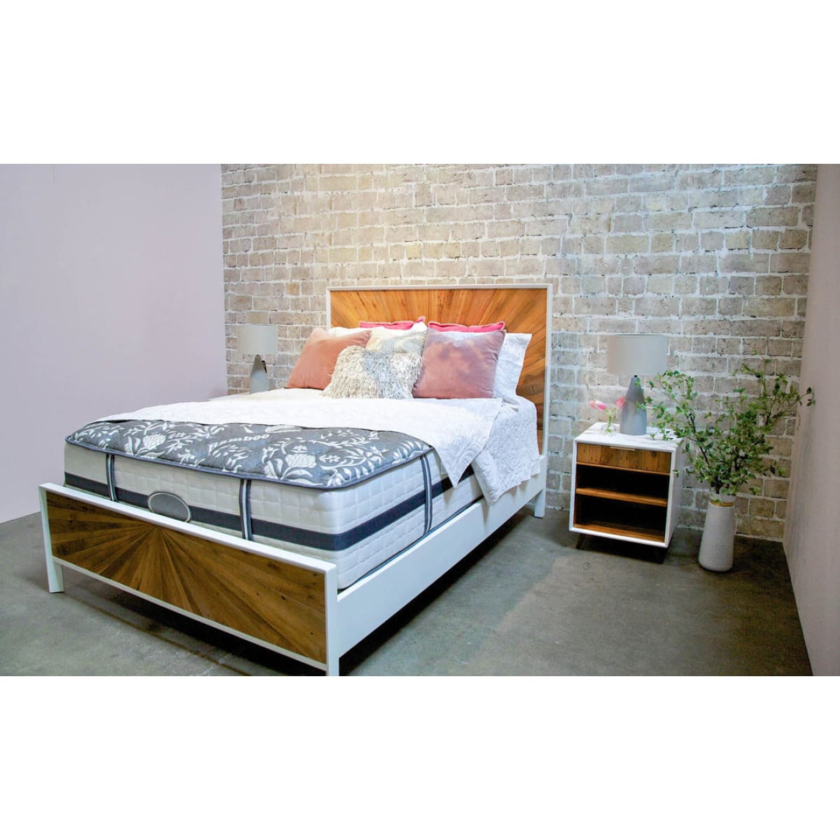 Casablanca King Bed - lh-import-beds