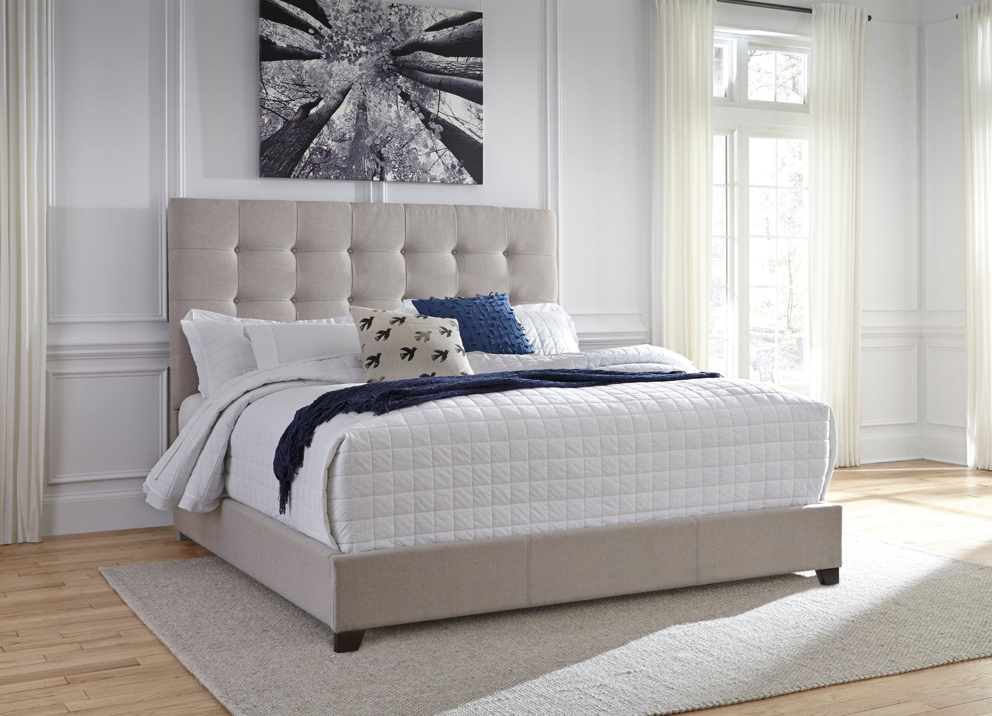 Dolante Queen Upholstered Bed - bed