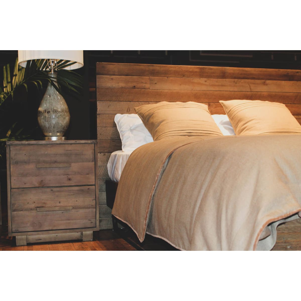 Nevada Queen Bed - Dark Driftwood - lh-import-beds