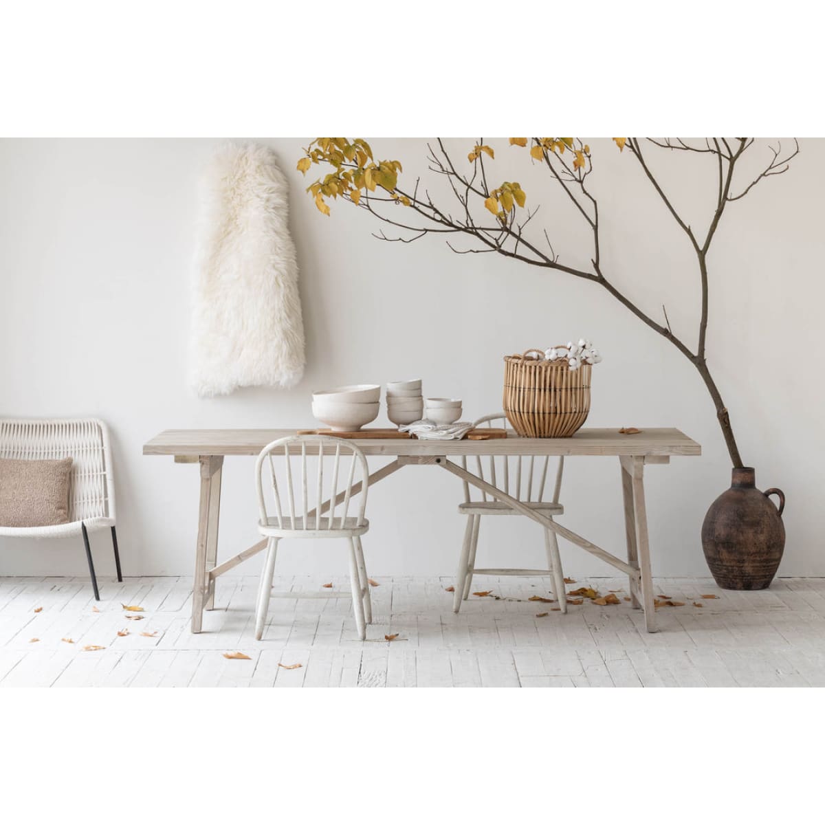 Renaissance Dining Table - Antique White - lh-import-dining-tables